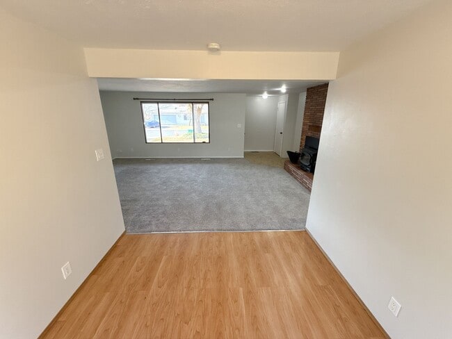 Building Photo - 3 Bedroom, 2 bath house in Moyina Heights