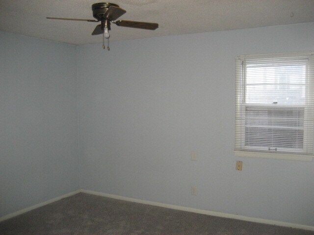 Building Photo - 819 Kenwood Pkwy