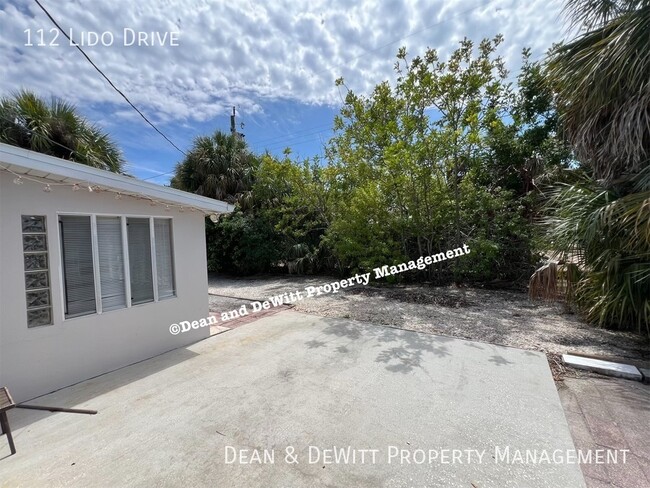 Building Photo - 2/2 Beach Home w/Bonus Room