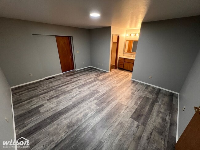 Building Photo - Spacious 3 Bed / 2 Bath Home in West Valle...