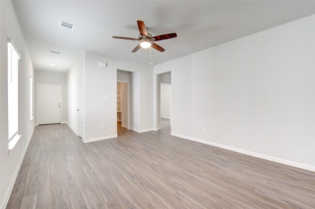 Building Photo - 13321 Burbot Dr