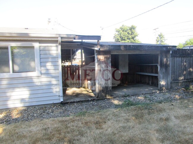 Building Photo - Nice Springfield home on dead end road