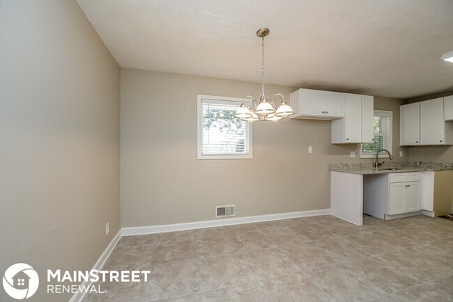 Building Photo - 204 Oxford Way