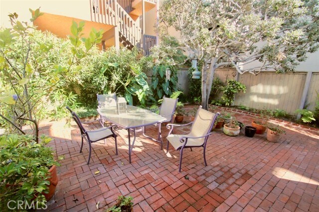 Building Photo - 126 8th St