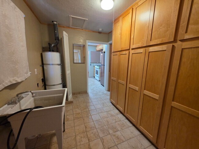 Building Photo - Charming Bungalow in La Loma neighborhood!