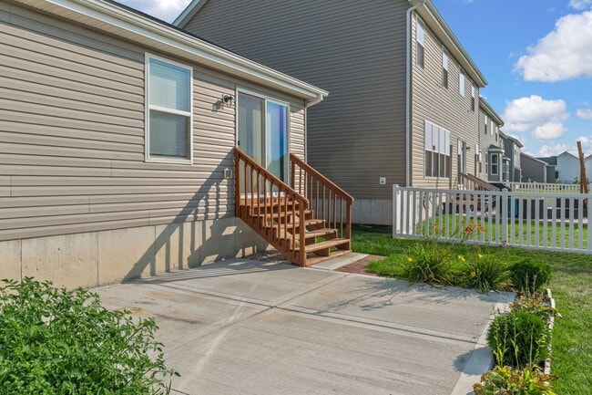 Building Photo - Charming 3-Bedroom Home