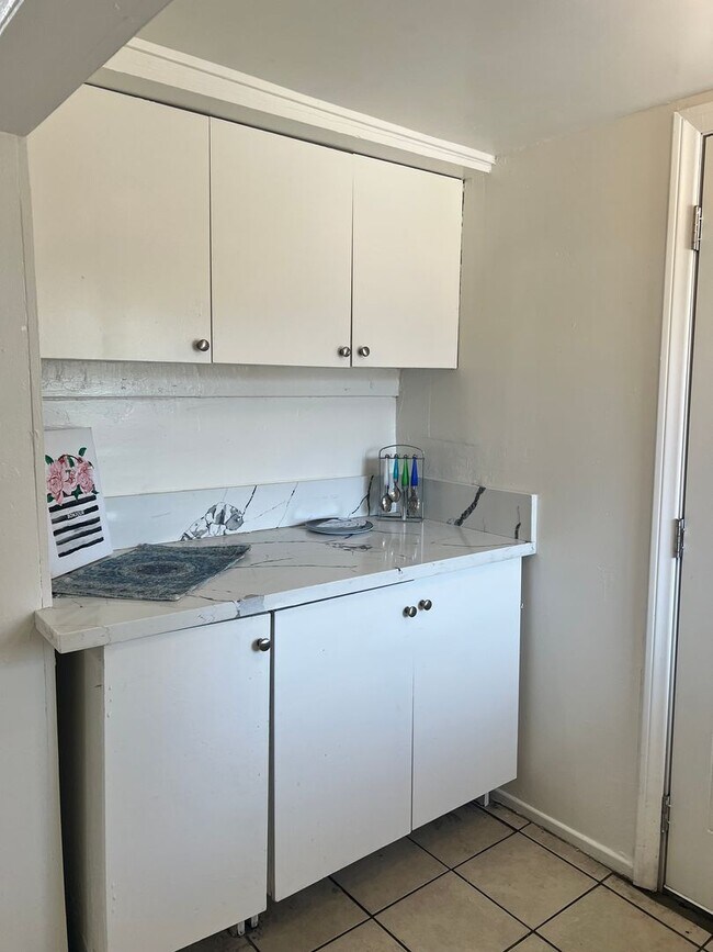 Building Photo - Concert Duplex
