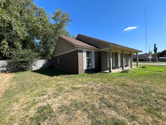 Building Photo - 6959 Tulip Trail Dr