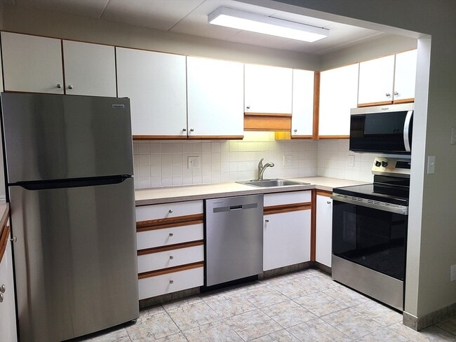 Building Photo - 576 Washington St