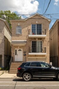 Building Photo - 212 New York Ave