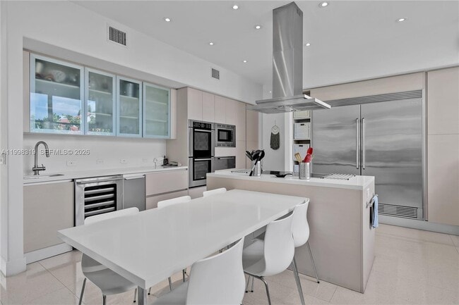 Building Photo - 435 Hampton Ln