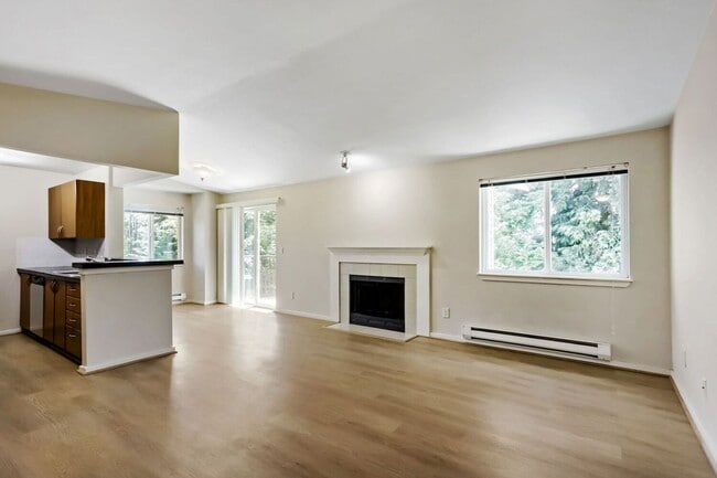 Building Photo - 2 Bed 2 Bath Condo @ Desirable Community w/ Pool, Hot Tub & Exercise Room!