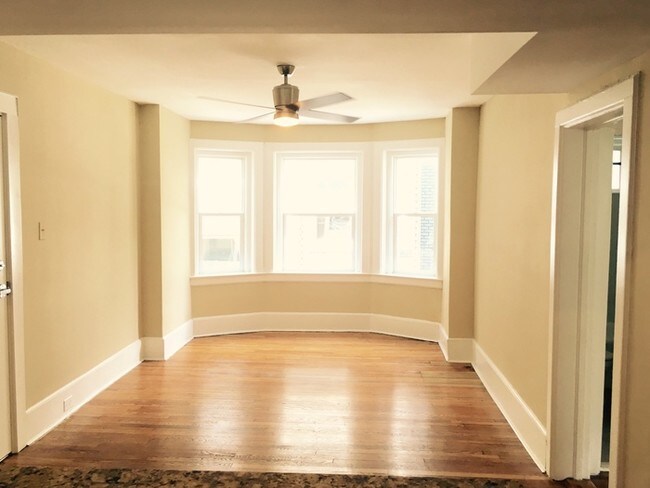 Building Photo - BEAUTIFUL 2 BED/1 BATH APARTMENT IN GHENT!