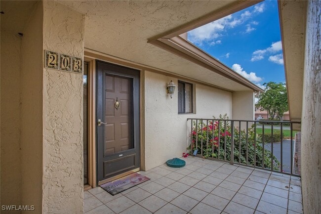 Building Photo - 537 Lake Louise Cir