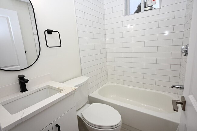 Building Photo - 12 Leroy Ave