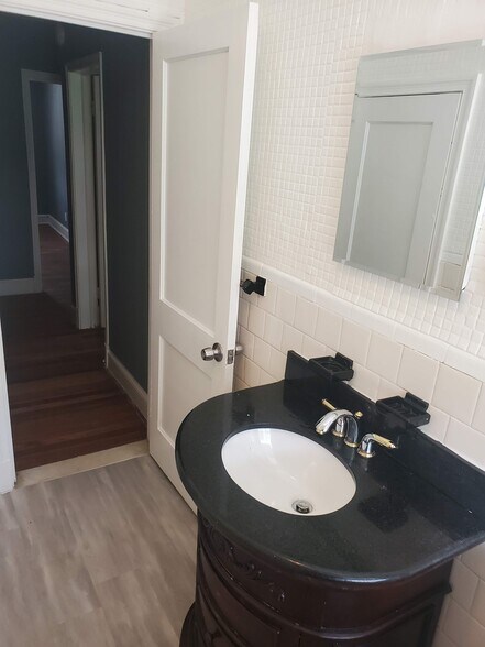 Building Photo - 3117 Leighton Ave