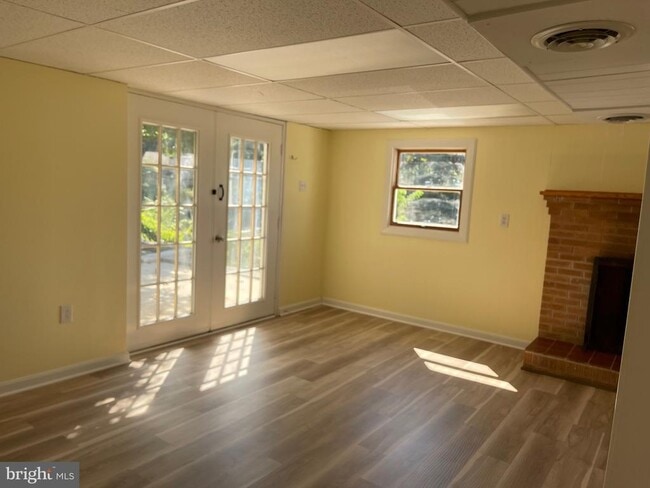 Building Photo - 1594 N Harbor Dr