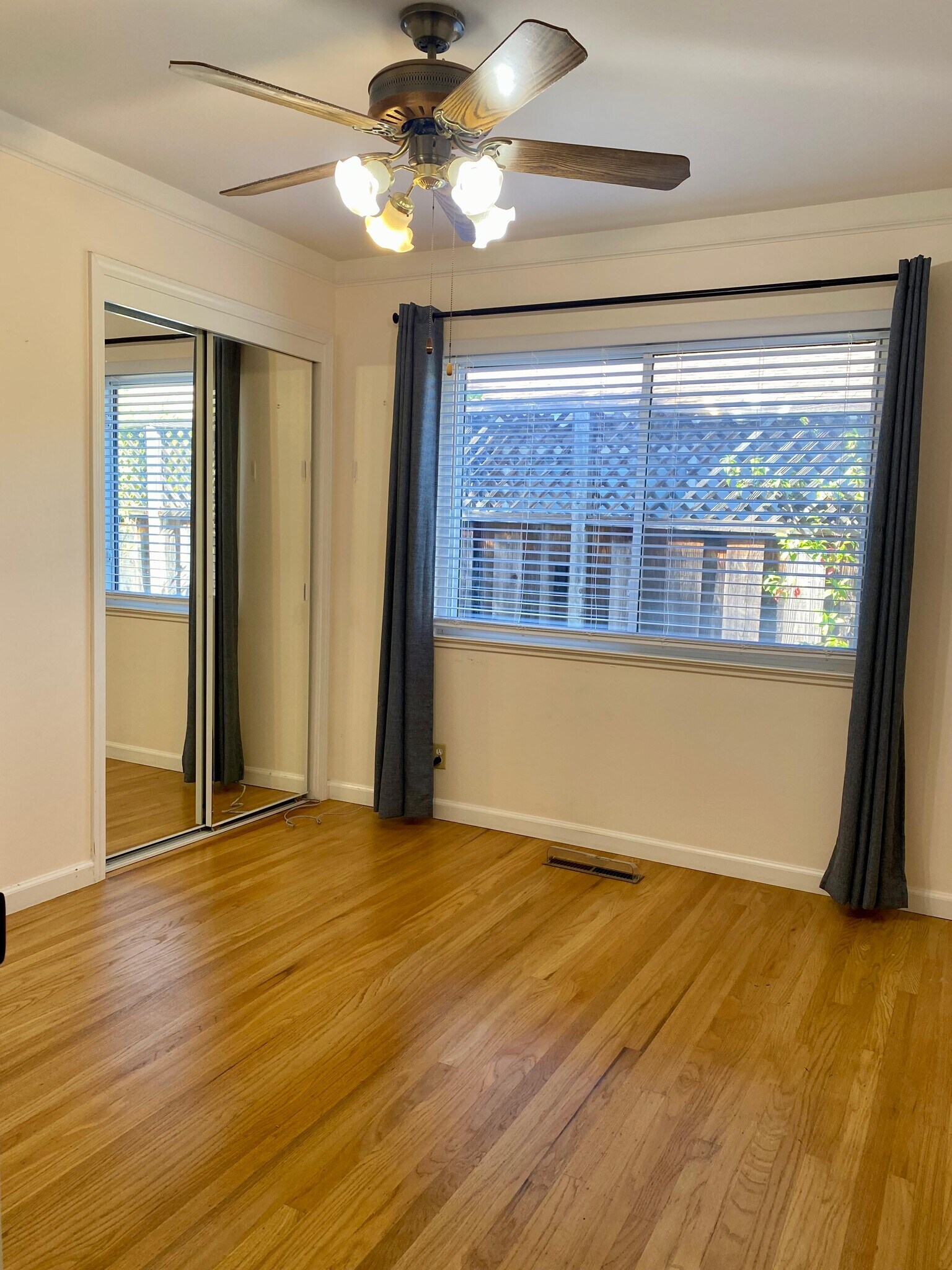 Building Photo - 1609 Blossom Hill Rd