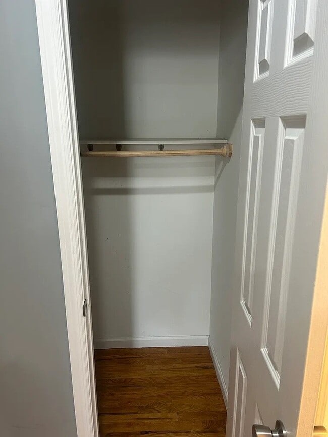 Building Photo - 231 Dayton Ave