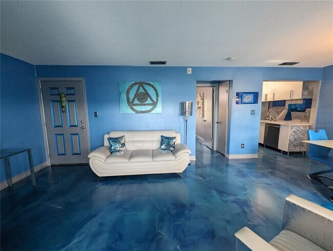 Building Photo - 5011 Starfish Dr SE