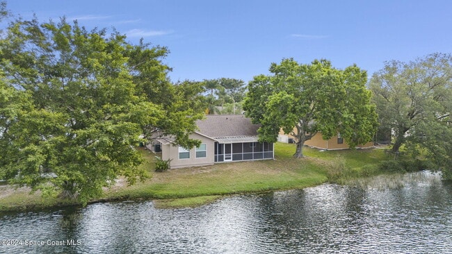 Building Photo - 1240 Ambra Dr