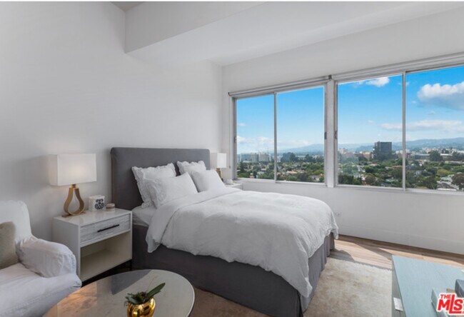 Building Photo - 10501 WILSHIRE Blvd