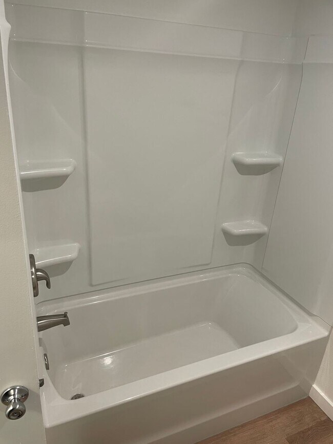 Building Photo - Amity