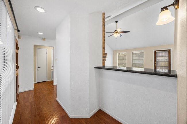 Building Photo - 2122 Echo Ridge