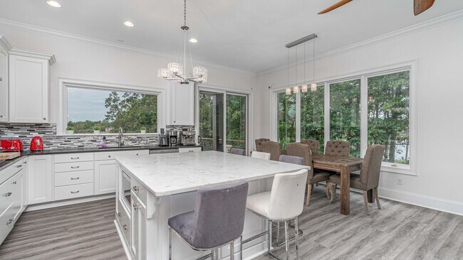 Building Photo - WELCOME TO LAKE MURRAY'S PARADISE