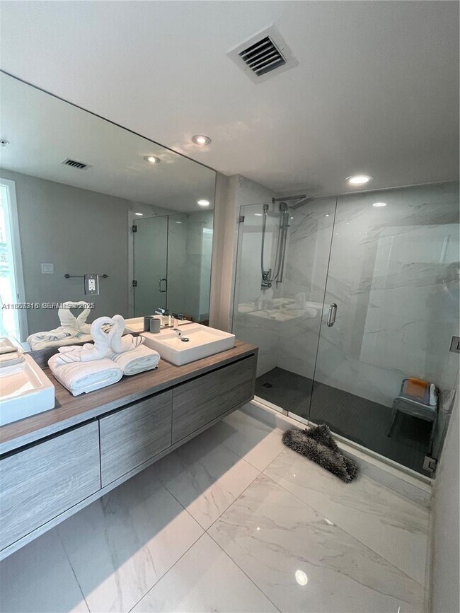 Building Photo - 400 Sunny Isles Blvd