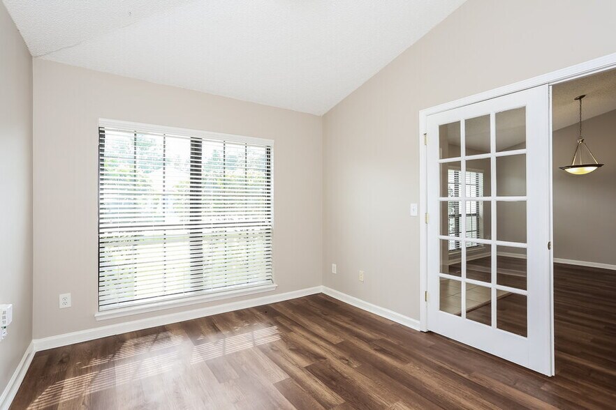 Building Photo - 2479 Coachman Lakes Dr