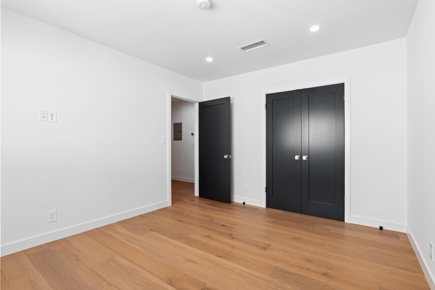 Building Photo - 1127 16th St