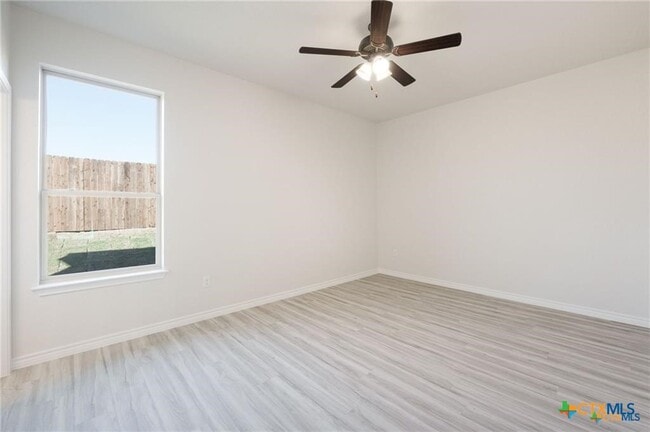Building Photo - 508 W Avenue B
