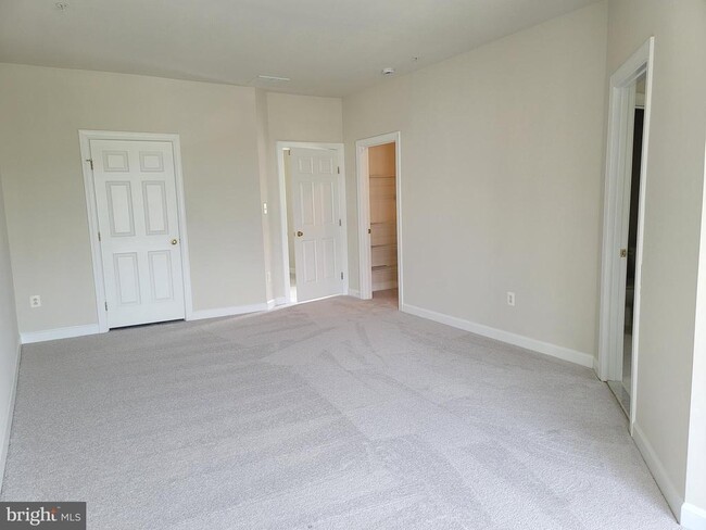 Building Photo - 3926 Shawfield Ln