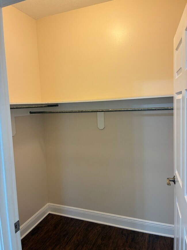 Building Photo - Beautiful 2/1 in Bay St. Louis, MS