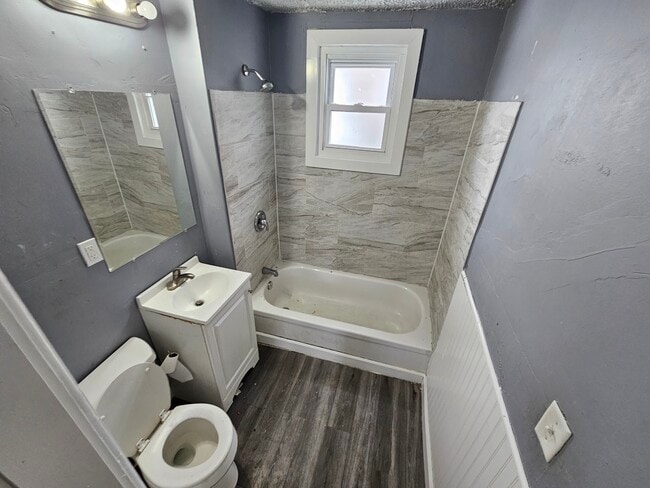 Building Photo - 3133 N 42 St