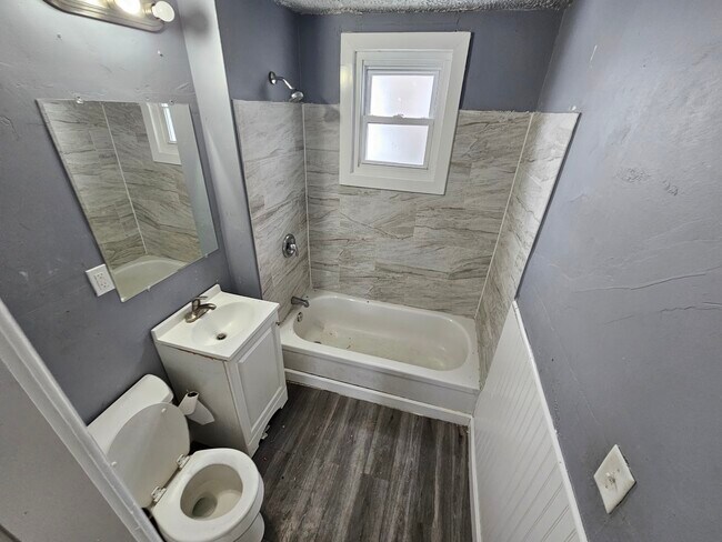 Building Photo - 3133 N 42nd St