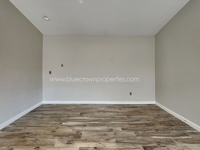 Building Photo - 9 Brookfield Ct