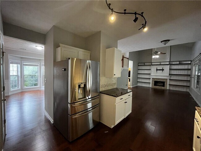 Building Photo - 2258 St Albans Pl
