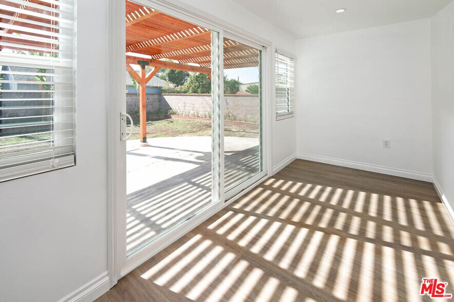 Building Photo - 1436 W 152nd St