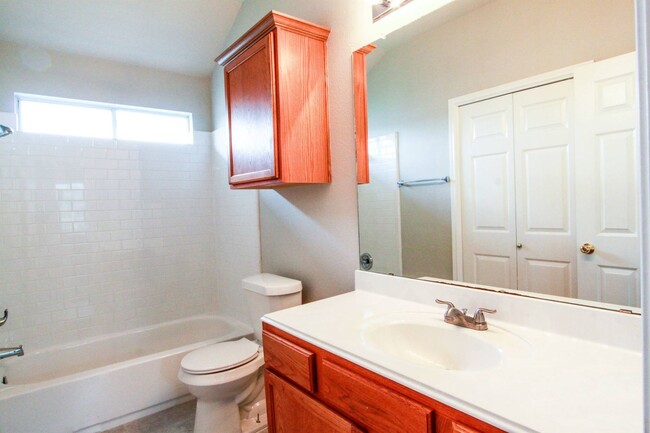 Building Photo - Charming 3-Bedroom, 2-Bath Home in Leander!