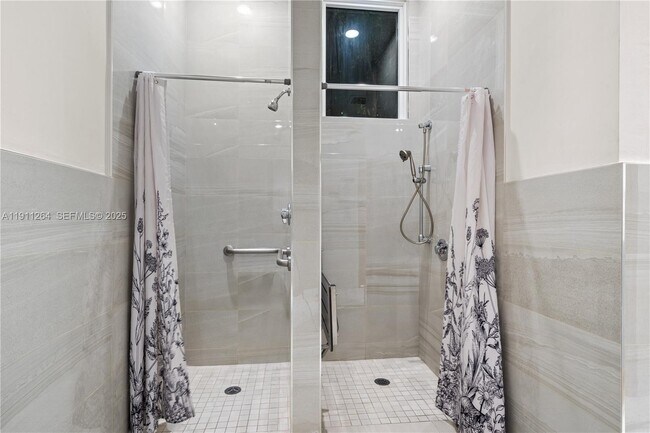 Building Photo - 2741 NE 4th St