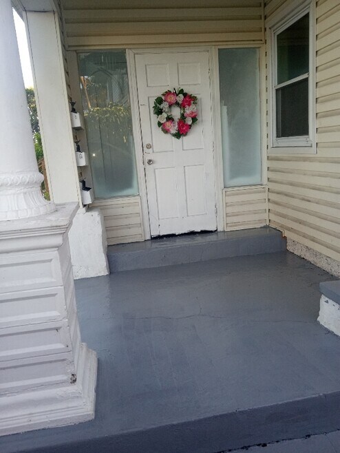 Building Photo - 602 26th St W