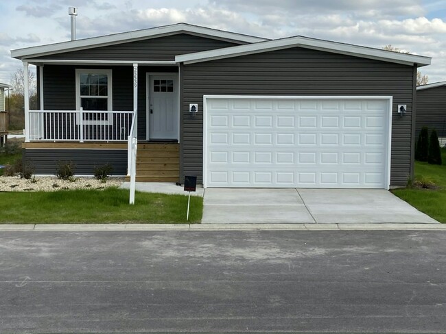 Building Photo - 25539 Shinnecock Dr