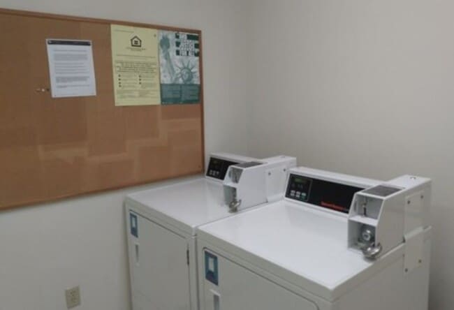 Building Photo - 203 Division St