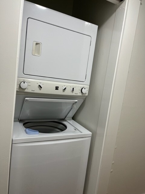 Building Photo - 1239 7th St