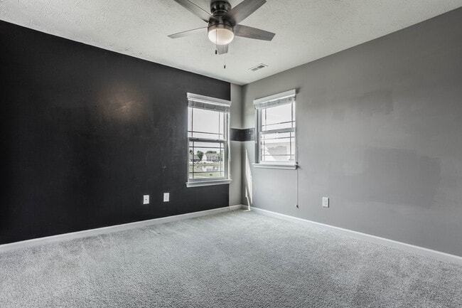 Building Photo - 3317 S Ansley Dr