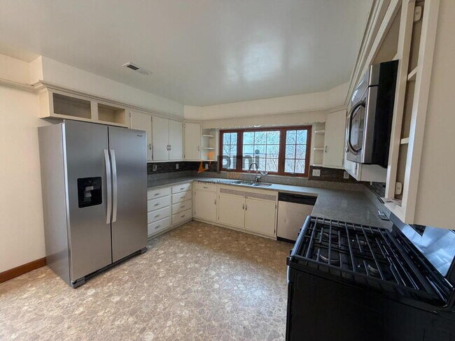 Building Photo - 13403 223rd Ave