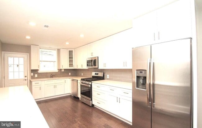 Building Photo - 1271 S 24th St