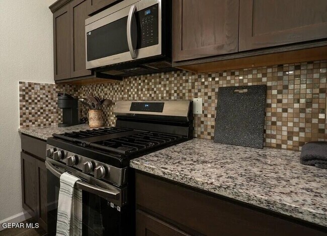 Building Photo - 1074 Hoppas Ct